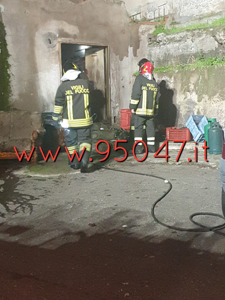 PATERNÒ: INCENDIO IN UN DEPOSITO, PROBABILE DOLO