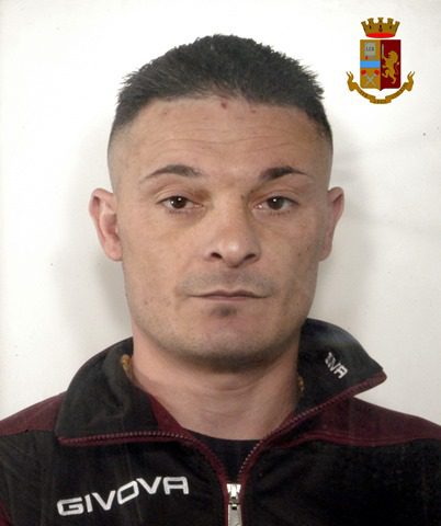 ADRANO: TRUFFA DELLO SPECCHIETTO, UN ARRESTO