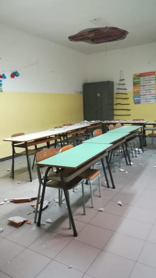 TREMESTIERI ETNEO: CROLLA IL SOFFITTO IN UNA SCUOLA PRIMARIA