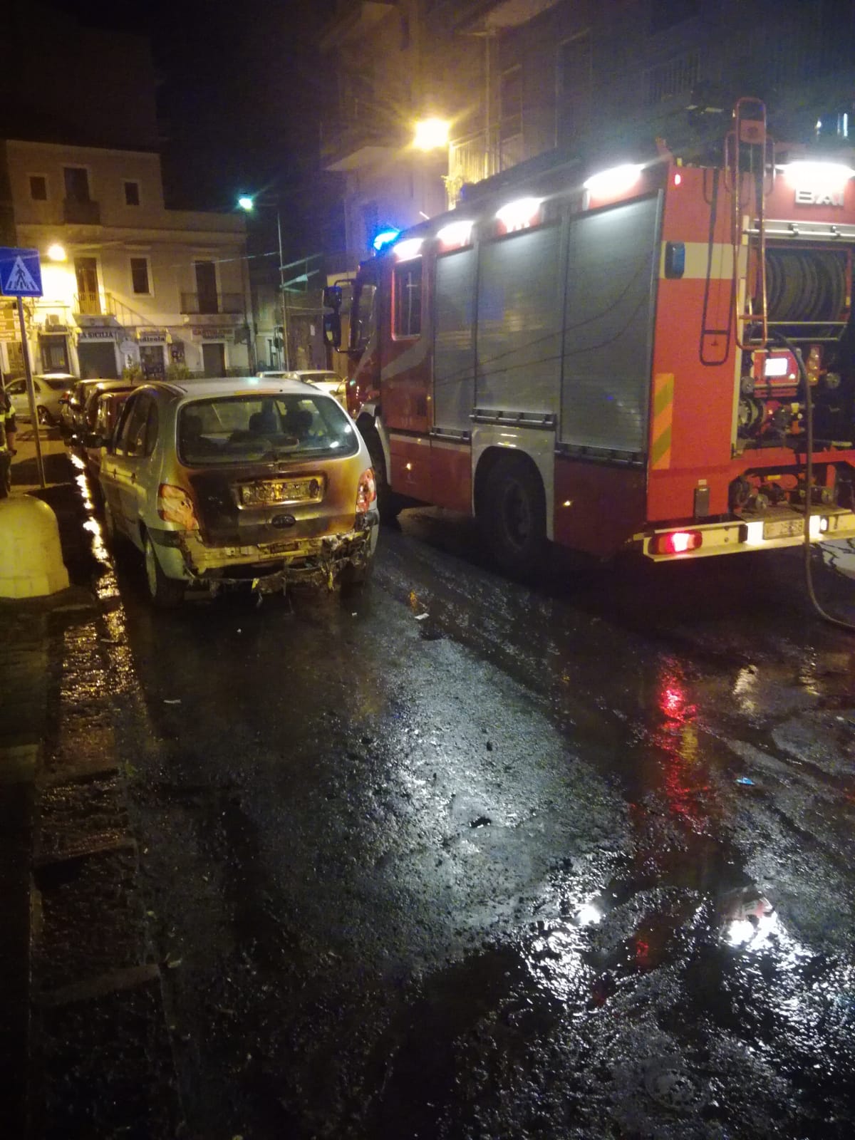 PATERNÒ: ENNESIMO INCENDIO AUTO NELLA NOTTE