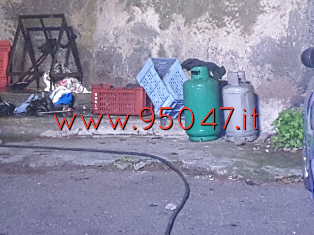 PATERNÒ: INCENDIO IN UN DEPOSITO, PROBABILE DOLO