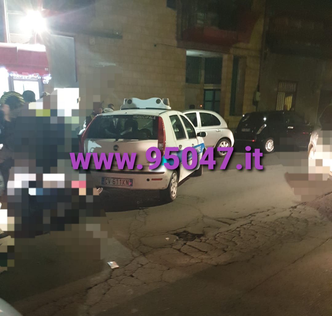 PATERNO': INCIDENTE IN VIA SCALA VECCHIA