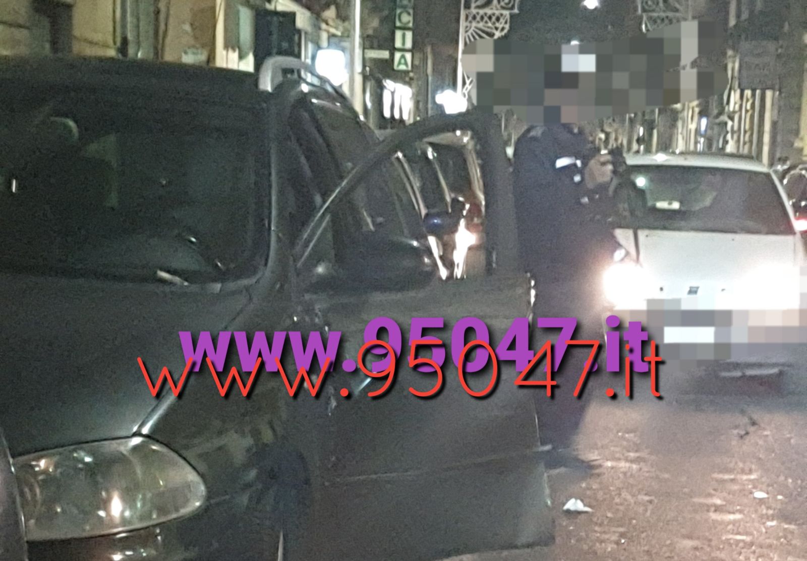 PATERNÒ: APRE LA PORTIERA , VIENE DISTRUTTA DALL' AUTO CHE SOPRAGGIUNGE