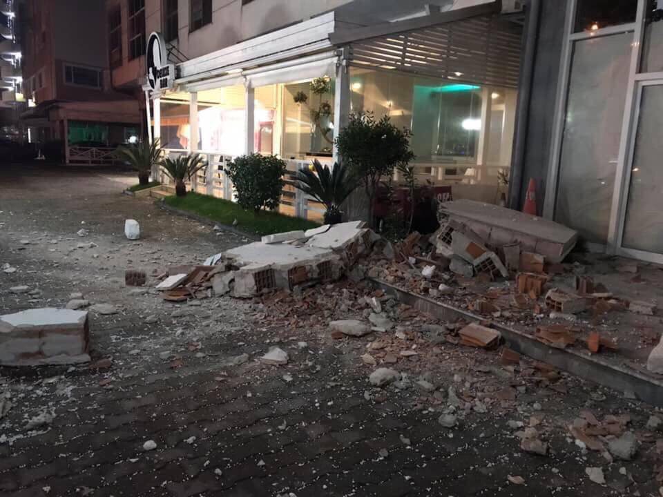 TERREMOTO IN ALBANIA, SALE IL BILANCIO DELLE VITTIME:ALMENO 21 MORTI E OLTRE 600 FERITI