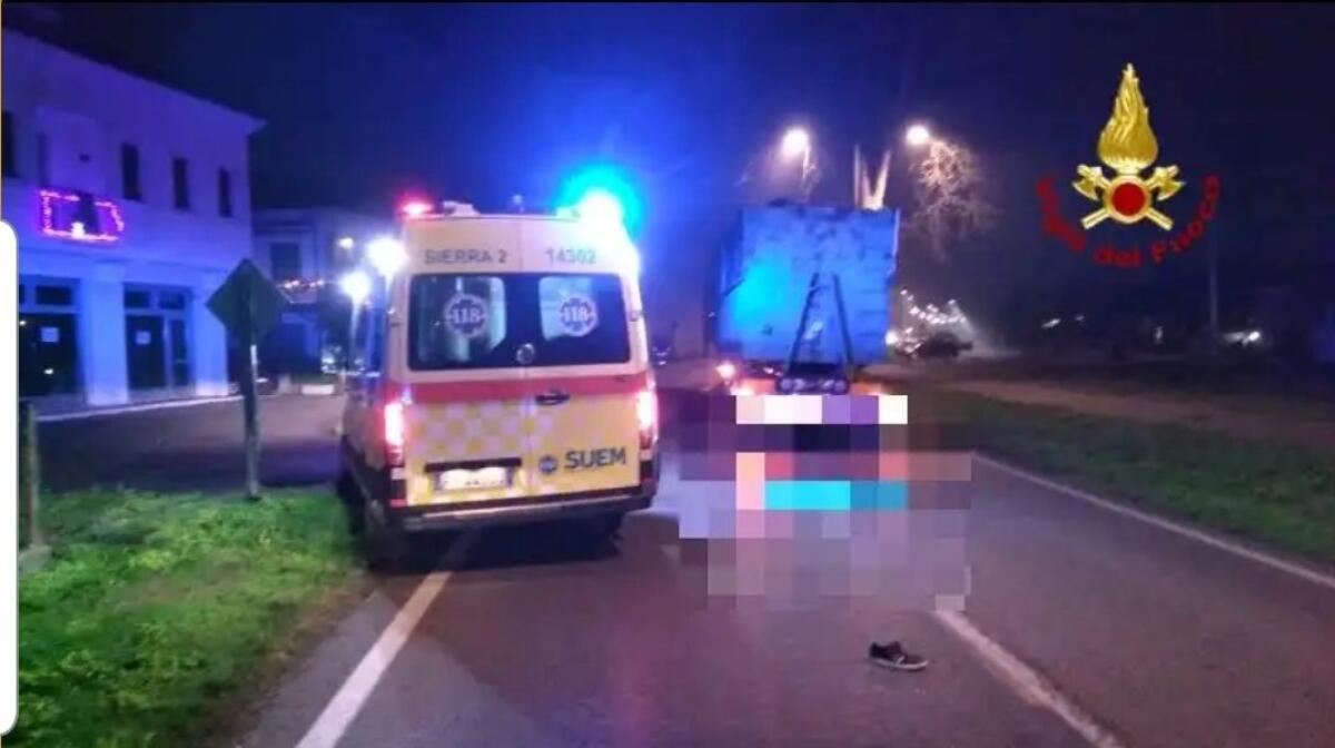 TRAGEDIA A ERACLEA: SI FERMA A SOCCORRERE UN AUTOMOBILISTA, POI LO INVESTE E UCCIDE FOTO - 