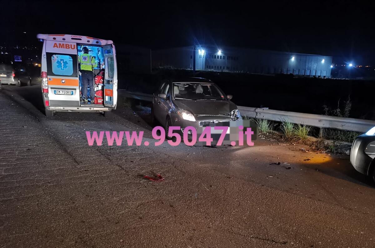 BELPASSO: VIOLENTO IMPATTATO TRA DUE AUTO ALLA ZONA INDUSTRIALE, DUE FERITI - 