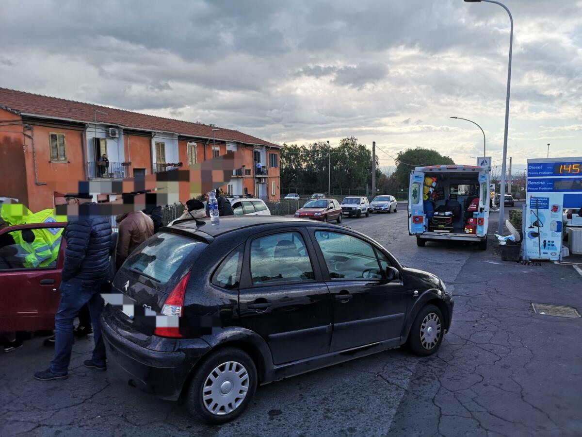 PATERNÒ: INCIDENTE IN VIA GIOVANNI VERGA, FERITE DUE DONNE - 