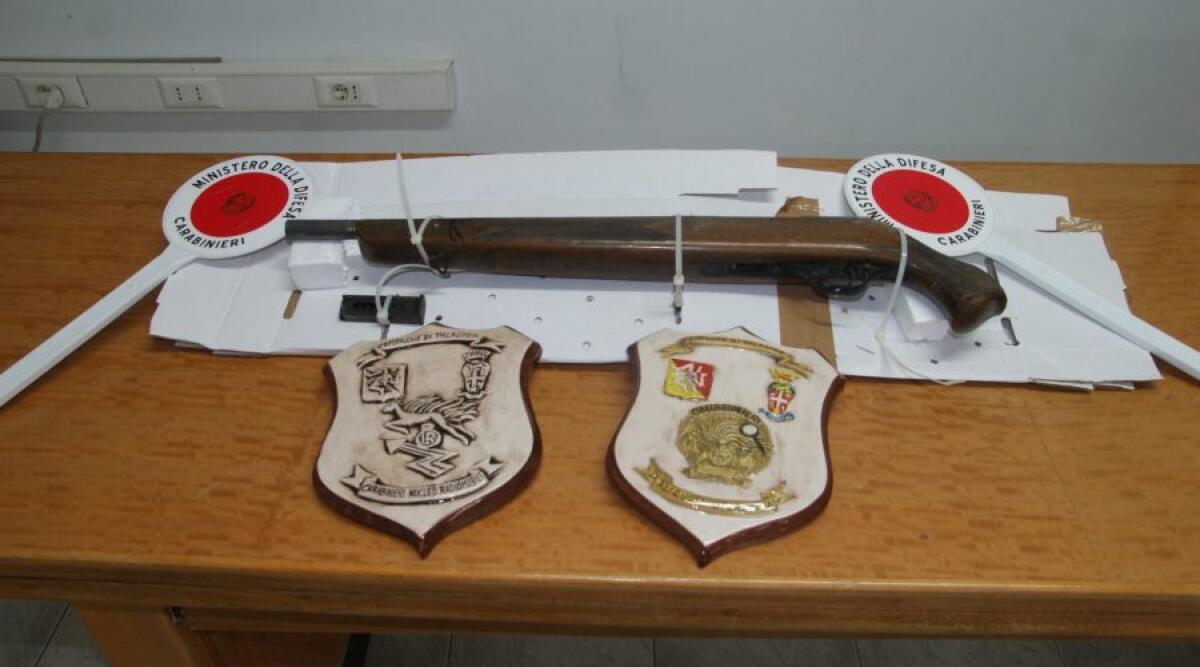 PALAGONIA: 24ENNE TENTA DI UCCIDERE SUO COETANEO SPARANDOGLI COLPI DI FUCILE E COLPENDOLO CON VARIE COLTELLATE - 