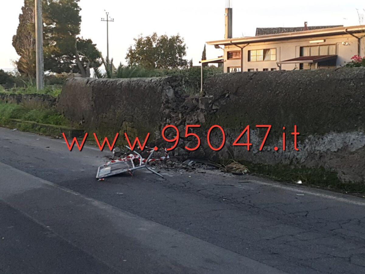 PATERNÒ: INCIDENTE ZONA TRE FONTANE, ATTENZIONE A MURO CROLLATO - 
