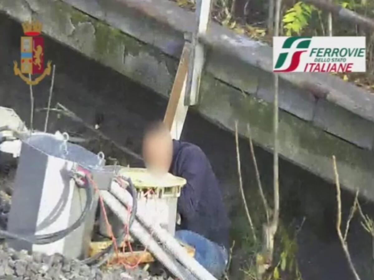 RUBAVA RAME TRA CATANIA ACQUICELLA E BICOCCA: DENUNCIATO CIQUANTENNE - 