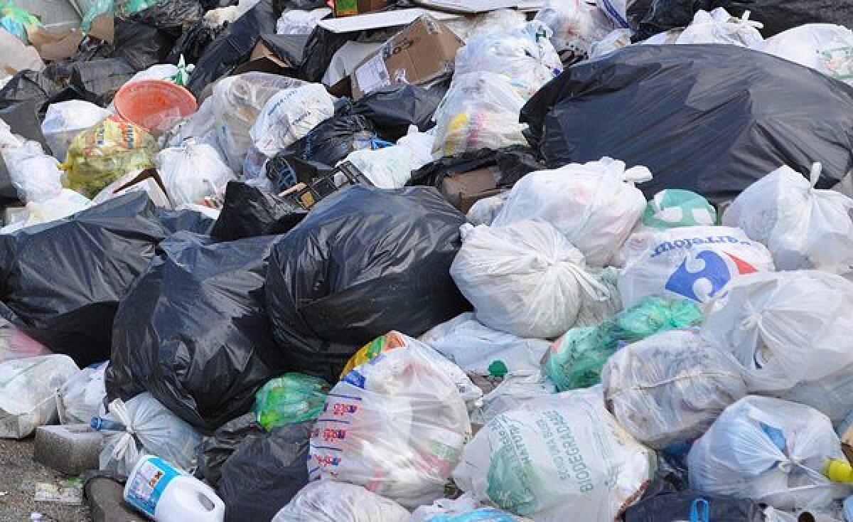 PATERNO': RACCOLTA RIFIUTI, SERVIZIO SOSPESO IL 1 GENNAIO - 