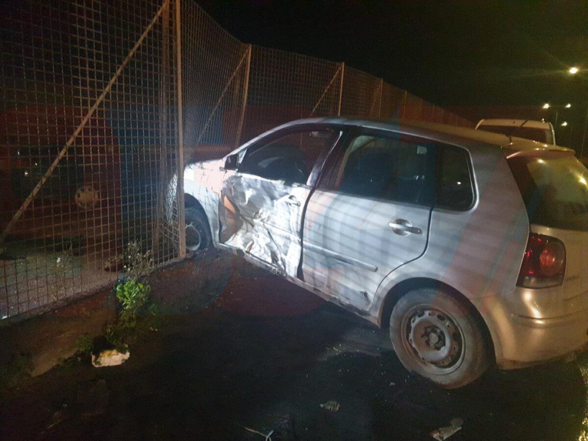 PATERNO': VIOLENTO IMPATTO TRA DUE AUTO NEI PRESSI DELLO STADIO - 