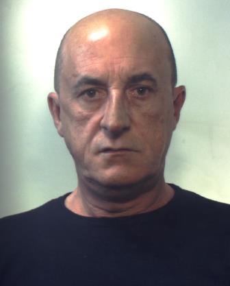 CATANIA, INIBIVA I TELECOMANDI CON LO “JAMMER” PER RAZZIARE LE AUTO IN SOSTA: ARRESTATO