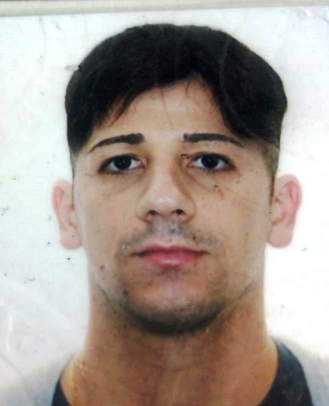 NON SI FERMA ALL'ALT SULLA CATANIA-GELA ED ESCE FUORI STRADA: TRE FERITI GRAVI