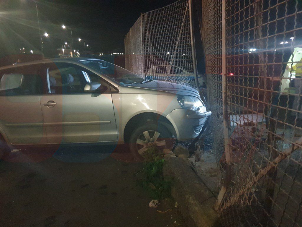 PATERNO': VIOLENTO IMPATTO TRA DUE AUTO NEI PRESSI DELLO STADIO