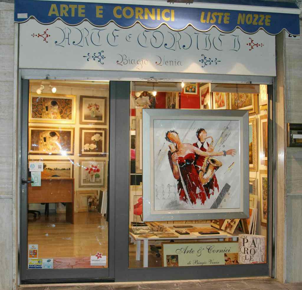 BRONTE: ARRIVANO LE FESTE E LE PROMOZIONI DI ARTE & CORNICI DI B. VENIA