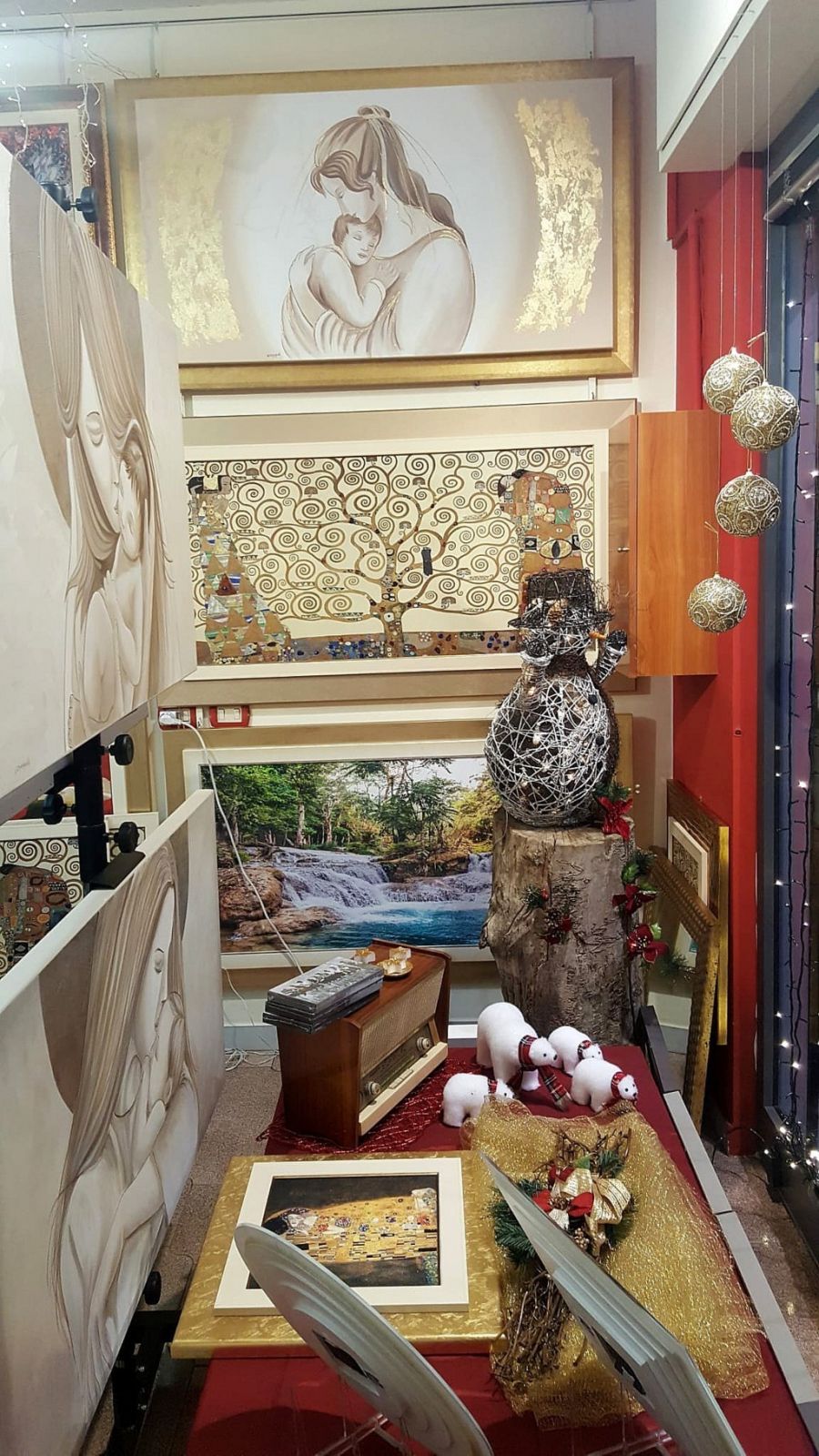 BRONTE: ARRIVANO LE FESTE E LE PROMOZIONI DI ARTE & CORNICI DI B. VENIA