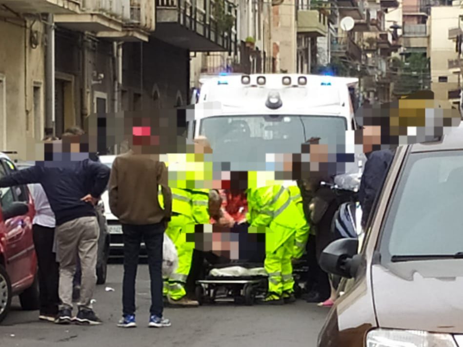 PATERNÒ: INCIDENTE IN VIA CIRCUMVALLAZIONE, UN FERITO