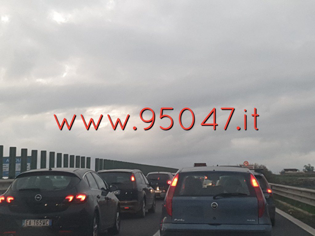 AUTOBUS IN PANNE SULLA SS121, RALLENTAMENTI