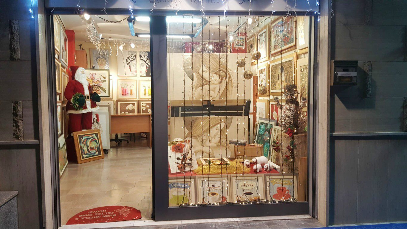 BRONTE: ARRIVANO LE FESTE E LE PROMOZIONI DI ARTE & CORNICI DI B. VENIA