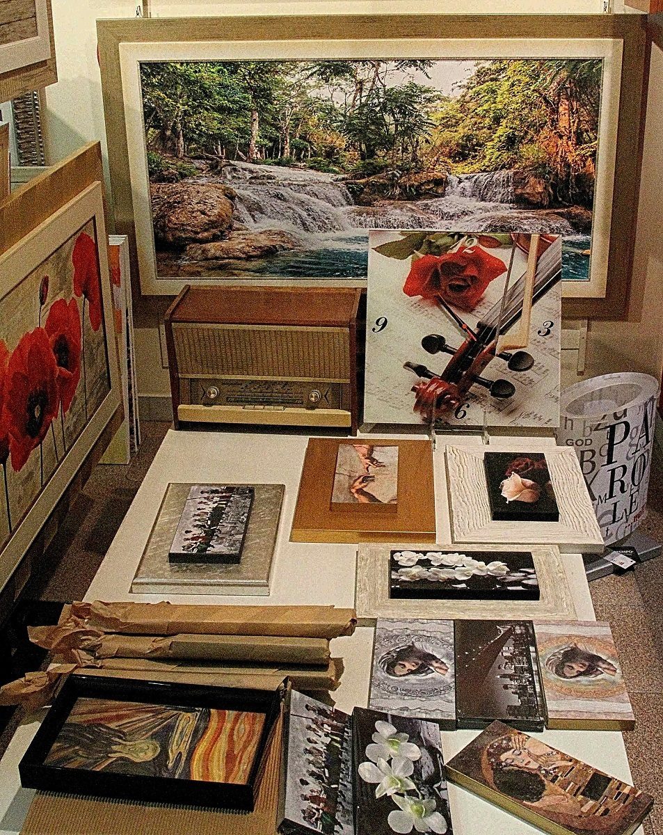 BRONTE: ARRIVANO LE FESTE E LE PROMOZIONI DI ARTE & CORNICI DI B. VENIA