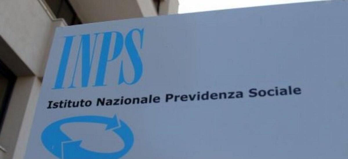 NON RICEVE LA PENSIONE E CHIAMA LA BANCA. LORO RISPONDONO: “GUARDI CHE LEI È MORTO” - 