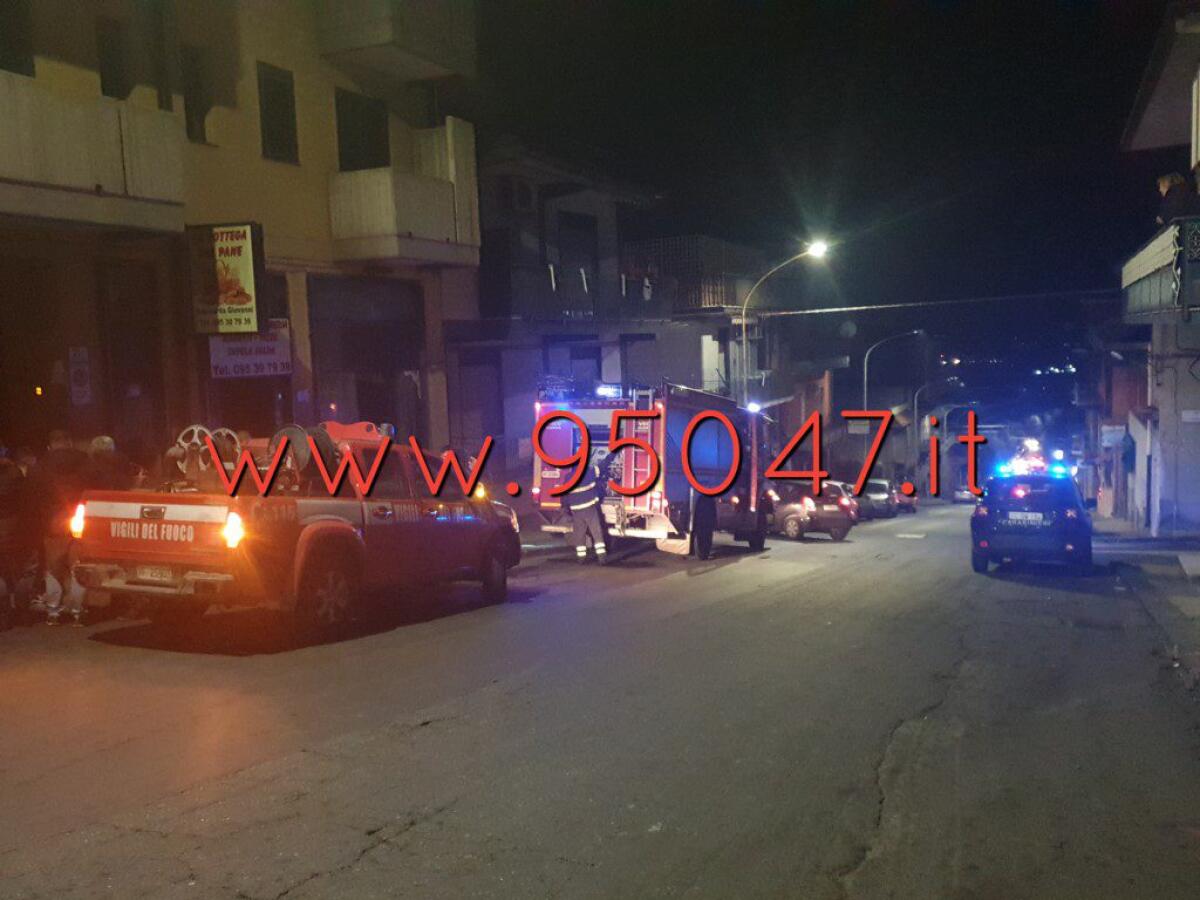 MOTTA SANT'ANASTASIA: A FUOCO PANIFICIO - 