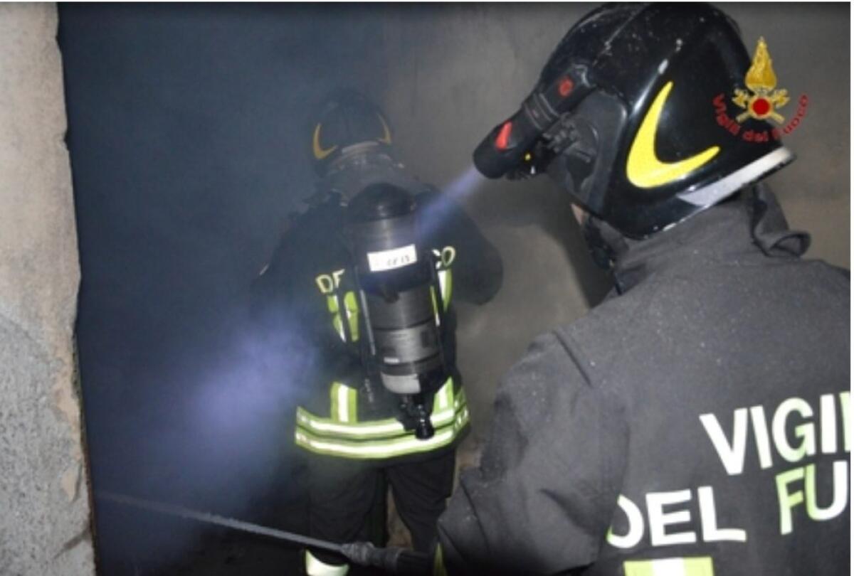 CATANIA: CROLLA UNA PALAZZINA NELLA NOTTE - 