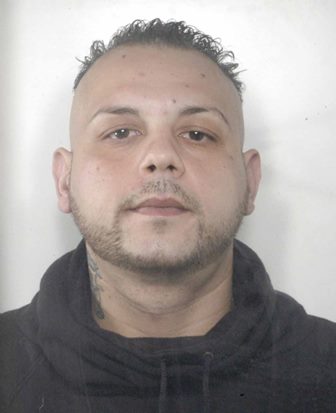 ADRANO: RICERCATO VA IN COMMISSARIATO PER DELLE INFORMAZIONI: RICONOSCIUTO E ARRESTATO