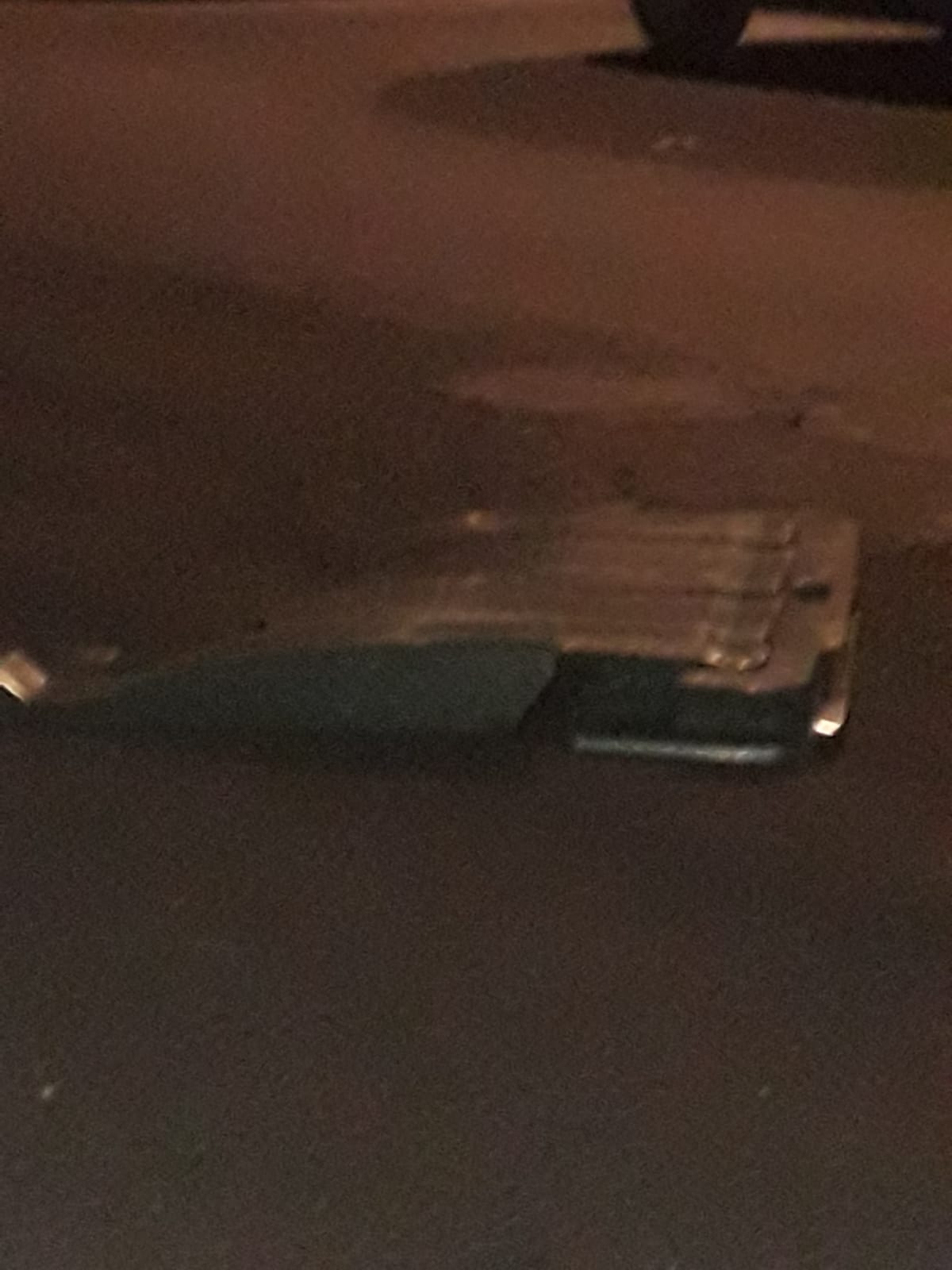 PATERNO': VENTO FORTE, ALBERI SRADICATI, AUTO DANNEGGIATE E TETTI SCOPERCHIATI