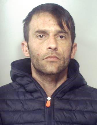 MISTERBIANCO: ARRESTATO DOPO IL FURTO NELLA SCUOLA CON LA REFURTIVA IN AUTO