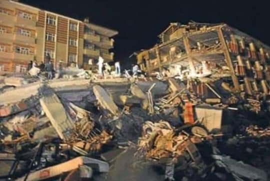 SISMA DI MAGNITUDO 6.8 IN TURCHIA: ALMENO 14 MORTI, EDIFICI DISTRUTTI
