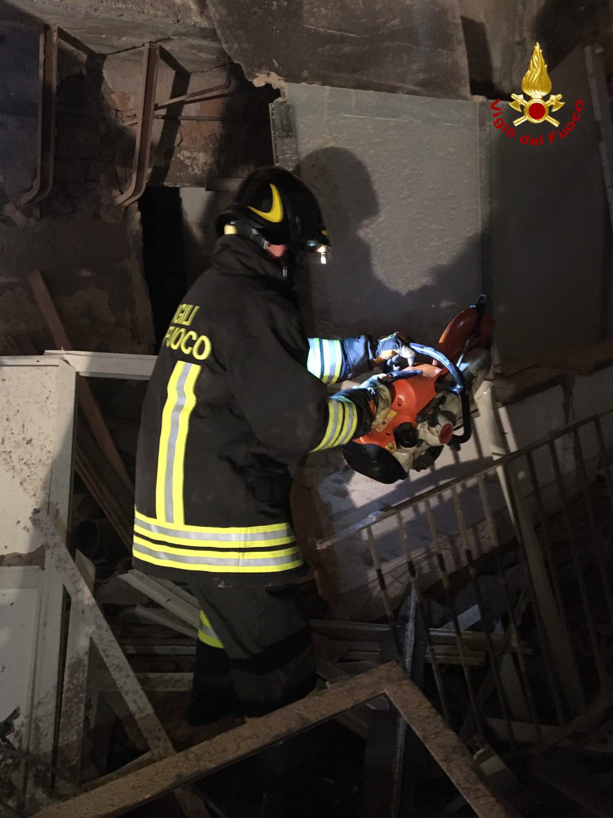 CATANIA: CROLLA UNA PALAZZINA NELLA NOTTE