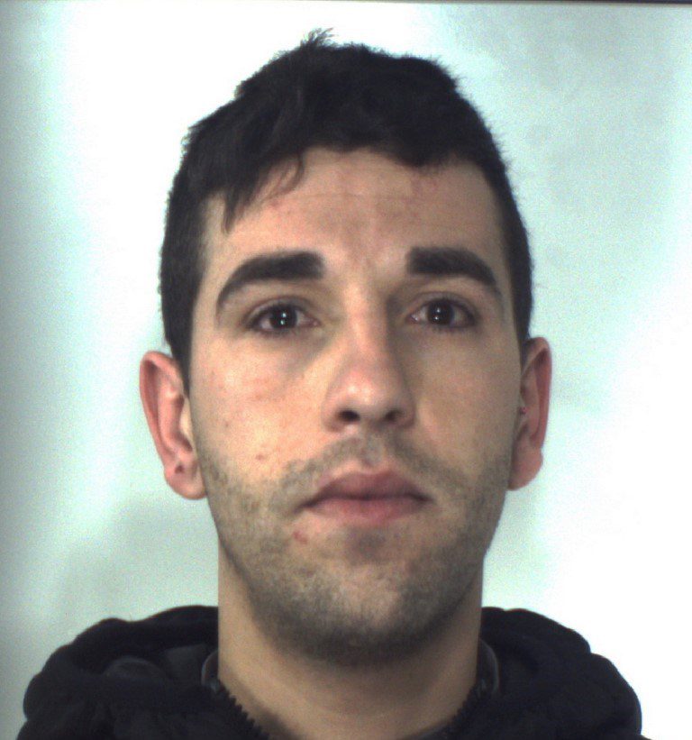 SGOMINATA BANDA DEDITA ALLO SPACCIO, 24 MISURE - NOMI E FOTO