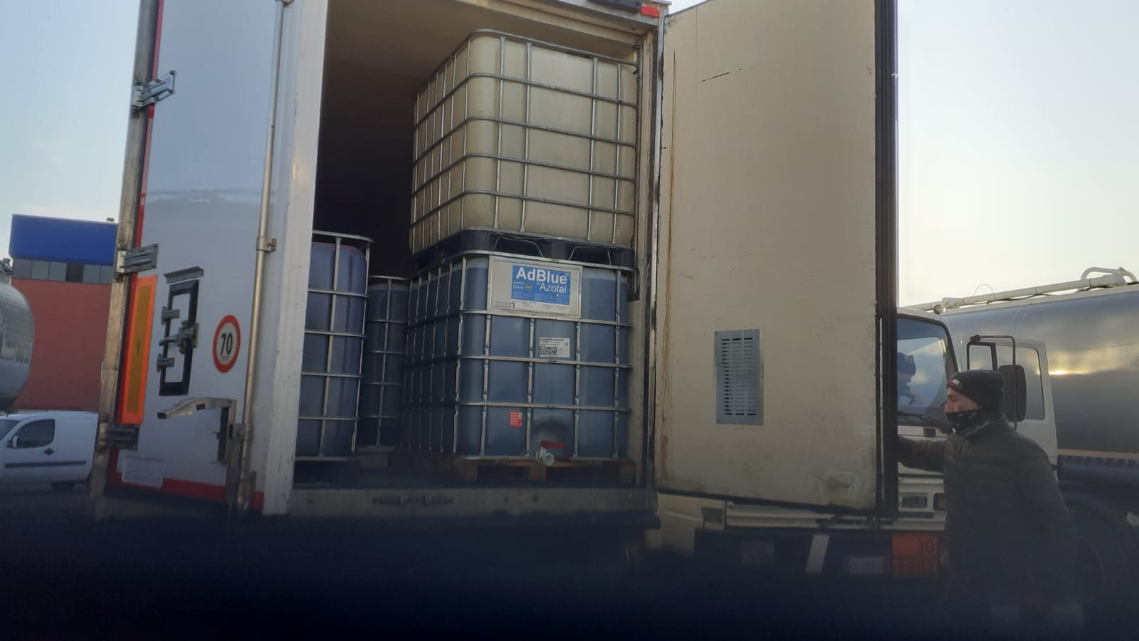 CATANIA, SEQUESTRATI 30MILA LITRI DI GASOLIO AGRICOLO: 4 ARRESTI