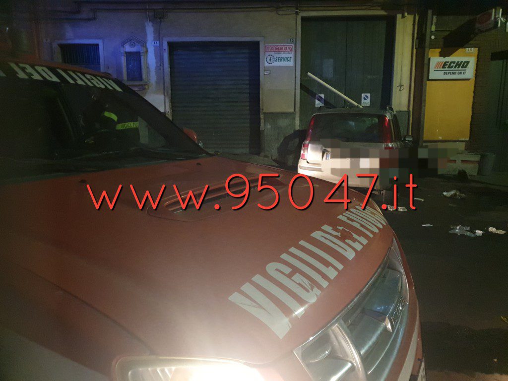 PATERNO': GRAVE INCIDENTE AUTONOMO IN VIA GIOVANNI VERGA NELLA NOTTE