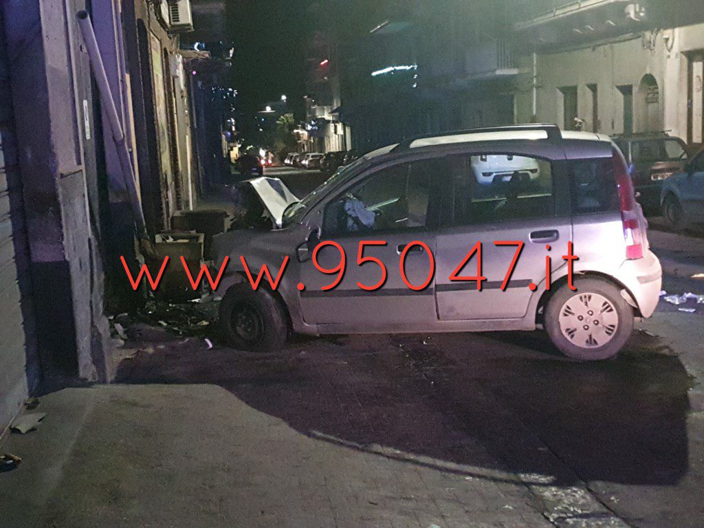 PATERNO': GRAVE INCIDENTE AUTONOMO IN VIA GIOVANNI VERGA NELLA NOTTE
