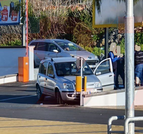 PATERNO': TAMPONAMENTO IN VIA NAZARIO SAURO