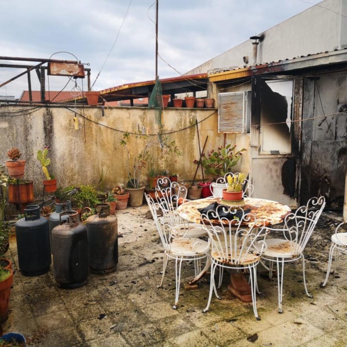 BELPASSO: SCOPPIA BOMBOLA A GAS IN UN APPARTAMENTO. 88ENNE USTIONATA - 