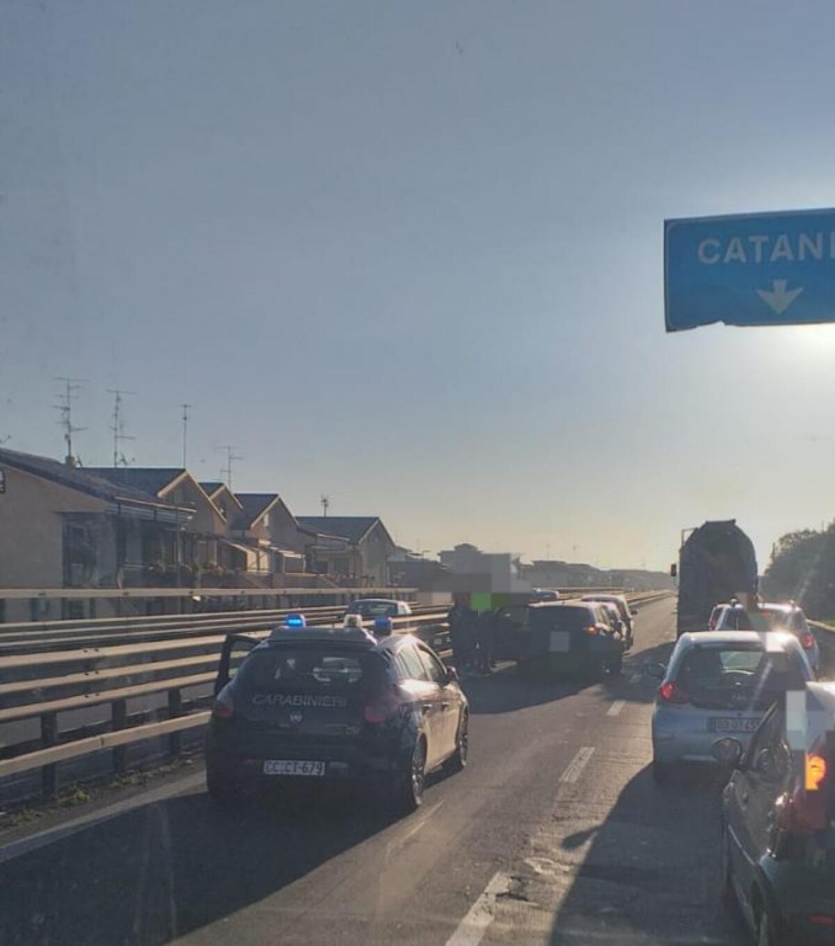 TAMPONAMENTO SULLA SS121, TRAFFICO RALLENTATO - 