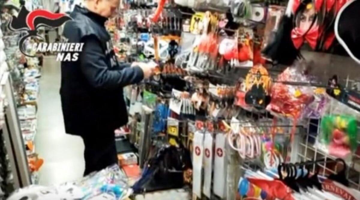 CATANIA, SEQUESTRATI DAI CARABINIERI ARTICOLI DI CARNEVALE PERICOLOSI PER LA SALUTE - 