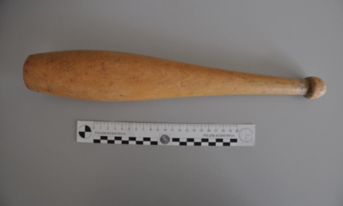 ADRANO: IN MOTORINO SENZA PATENTE, MA CON LA MAZZA - 