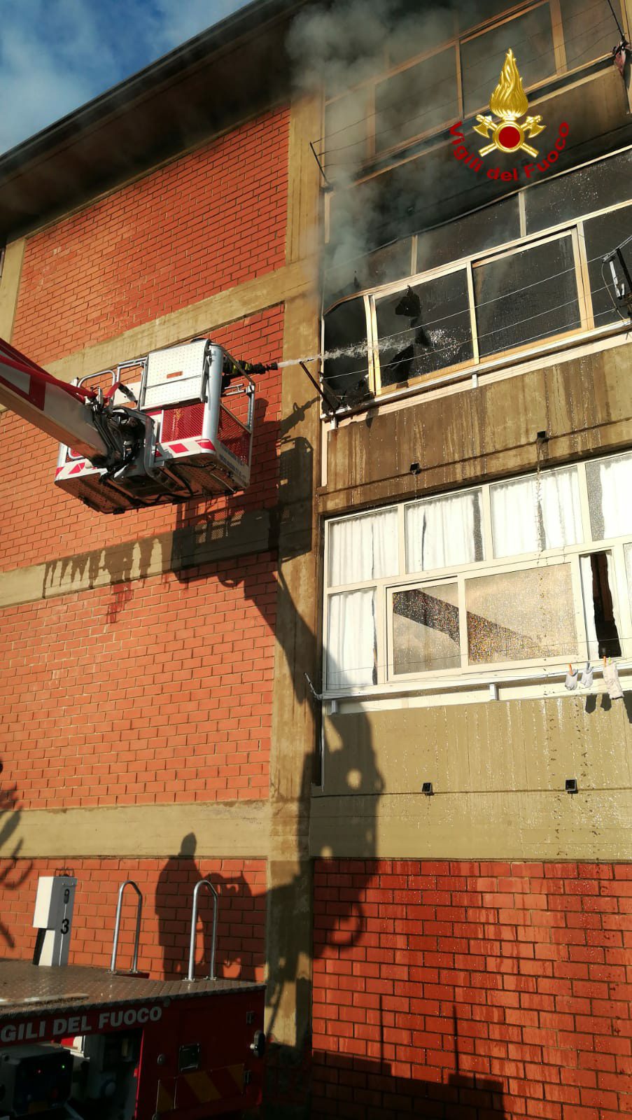 SAN GIOVANNI LA PUNTA, INCENDIO IN CASA: MUORE UNA 72ENNE, GRAVE IL MARITO