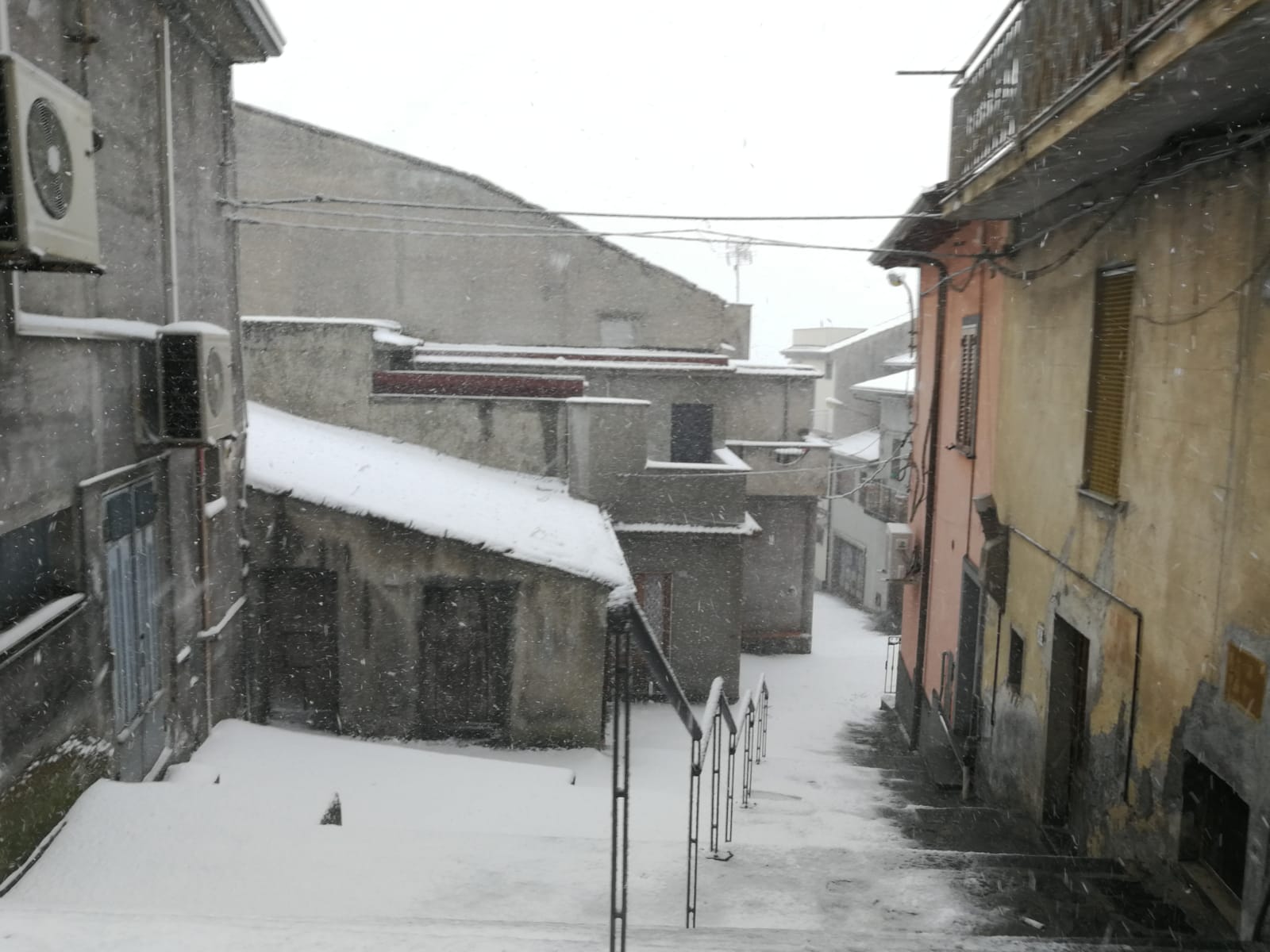NUCLEO FREDDO IN AZIONE AL CENTRO/SUD: NELLE PROSSIME 12-24 ORE IL CLOU DEL MALTEMPO CON FORTI NEVICATE
