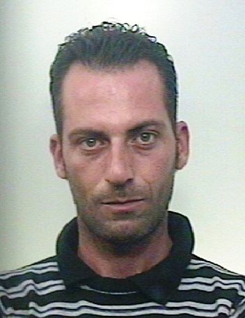 BIANCAVILLA: SPACCIAVA “ERBA” IN CASA, ARRESTATO