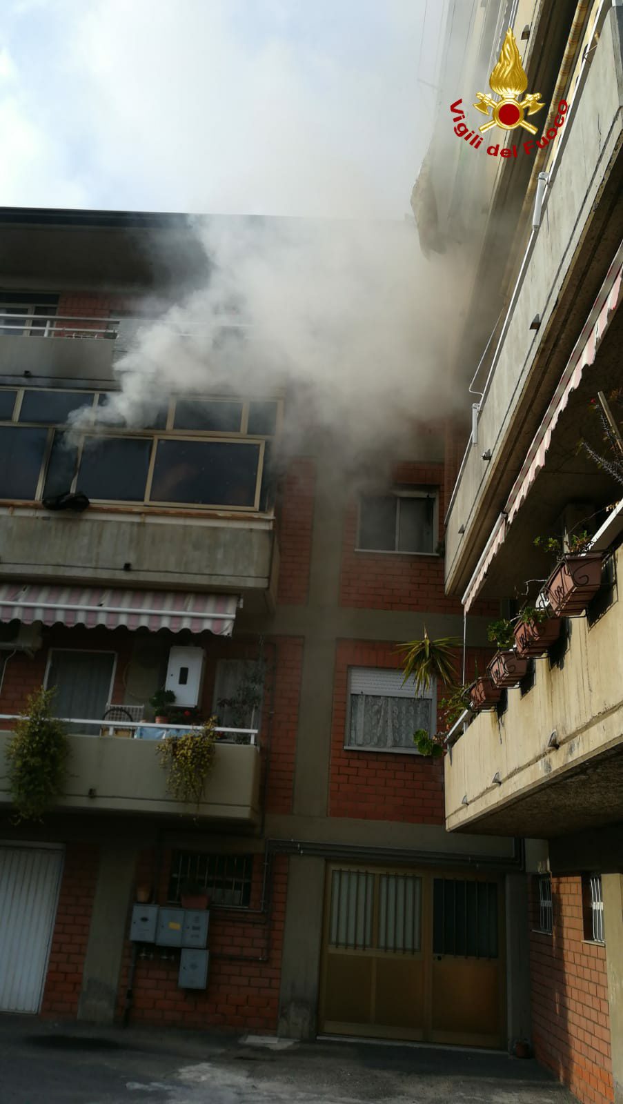 TRAGEDIA A S. G. LA PUNTA: 72ENNE MUORE CARBONIZZATA IN UN INCENDIO. GRAVE IL MARITO