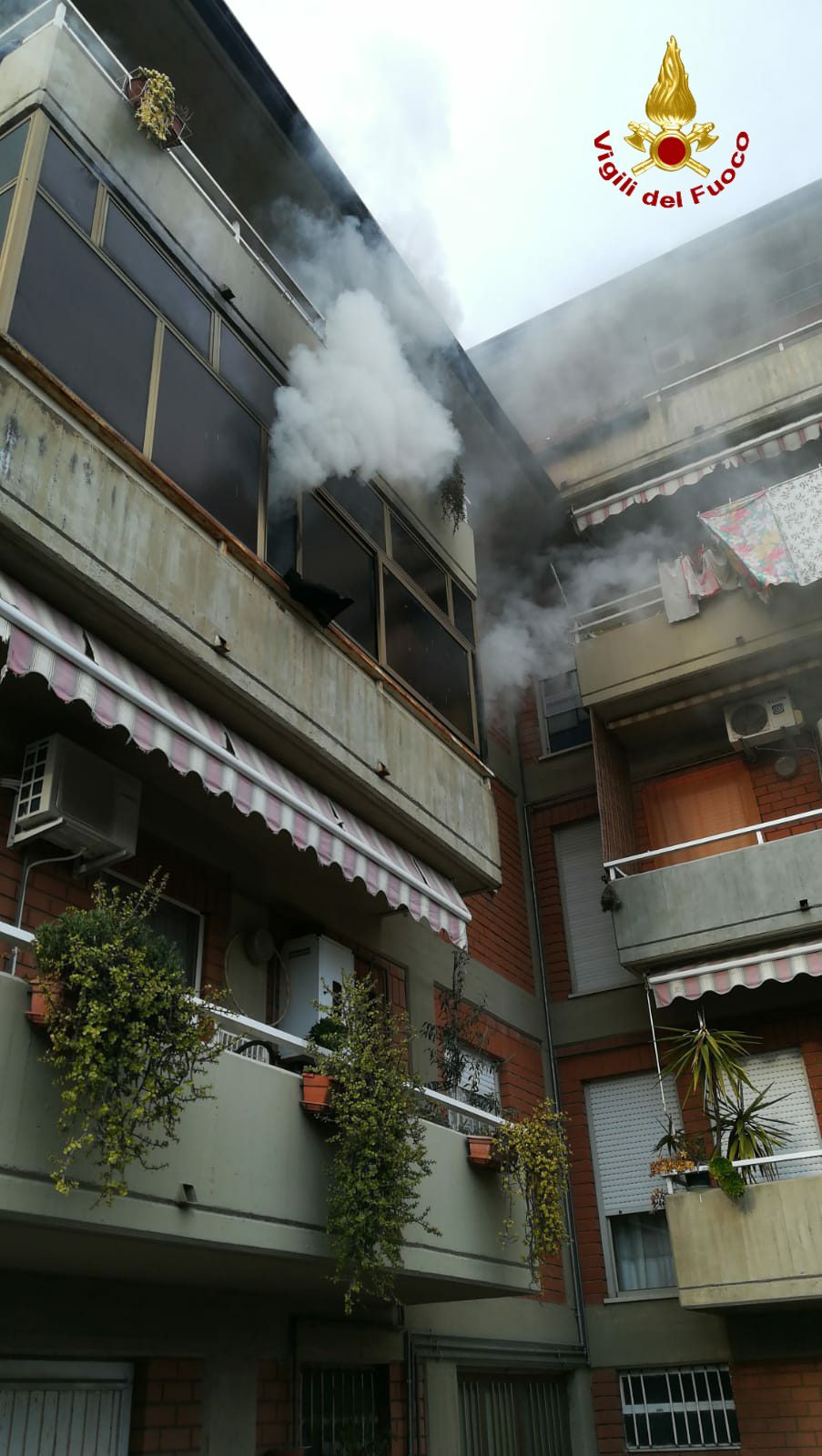 SAN GIOVANNI LA PUNTA, INCENDIO IN CASA: MUORE UNA 72ENNE, GRAVE IL MARITO