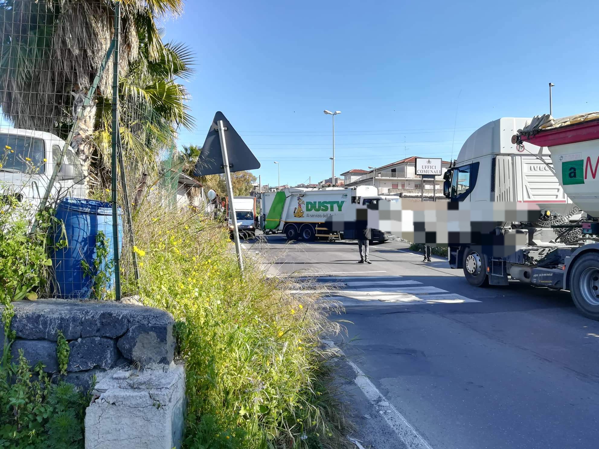 MISTERBIANCO: SCONTRO TRA DUE CAMION