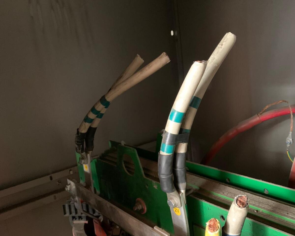 I LADRI NON SI FERMANO NEANCHE CON IL CORONAVIRUS, RUBATI CAVI ALL'INTERNO DELLA  PISCINA - 