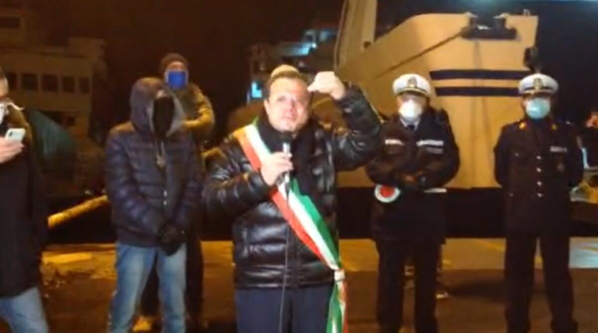 CORONAVIRUS, IL SINDACO BLOCCA IL PORTO: “A MESSINA NON ENTRA PIÙ NESSUNO” - 